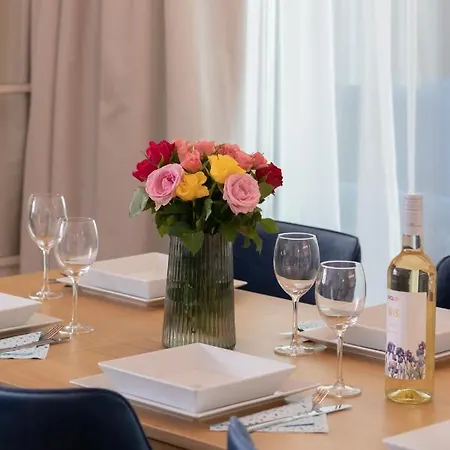 Wyspa Solna By Renters Prestige Lägenhet *